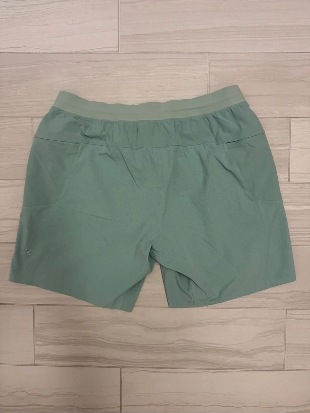 Lululemon Men’s Mesh-Panelled Tennis Shorts Sage Green Court Gym 7” Sz M